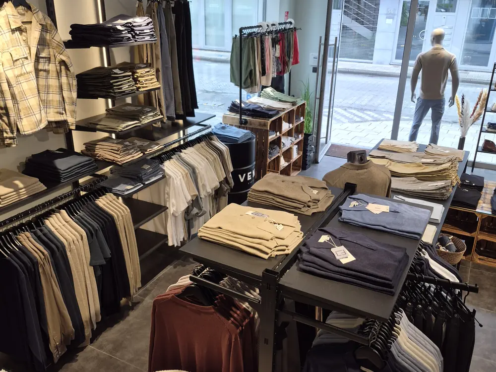 De winkel van VENT in de Kapellestraat, klaargezet